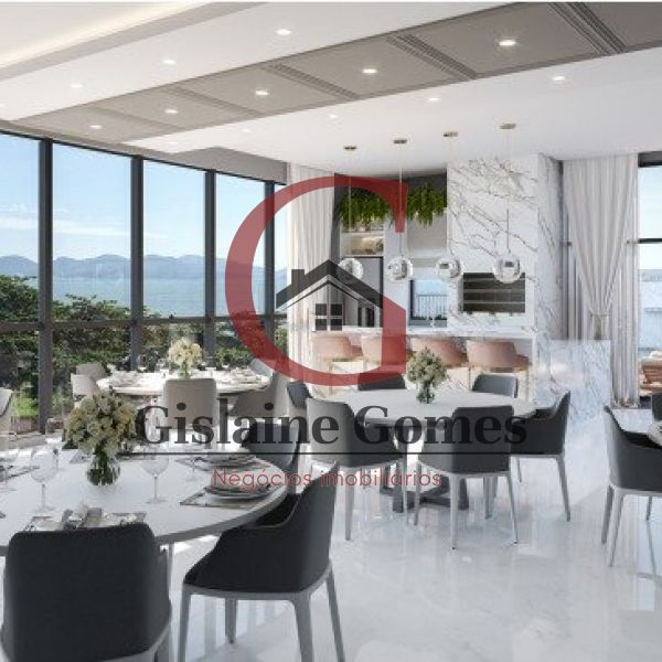 Apartamento em Meia Praia 