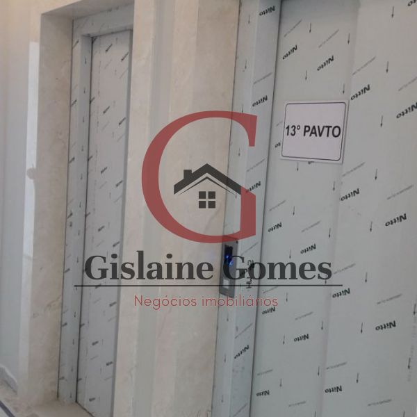 Apartamento em Meia Praia 