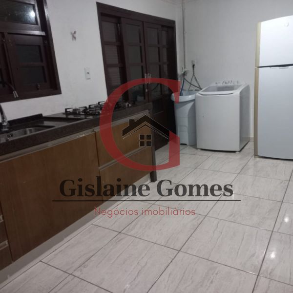 Casa com piscina em Zimbros