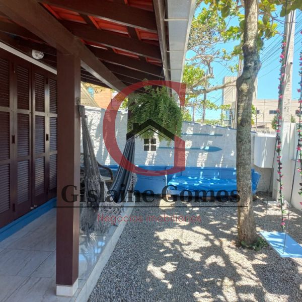 Casa com piscina em Zimbros