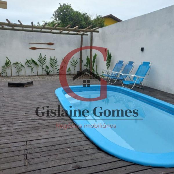 Casa com piscina em Zimbros