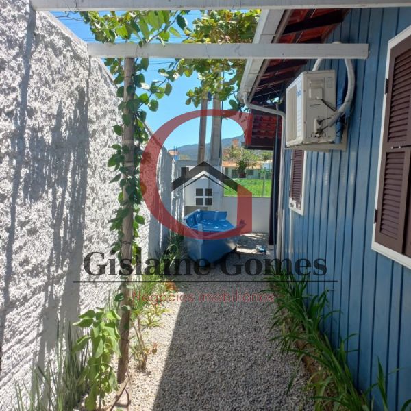 Casa com piscina em Zimbros