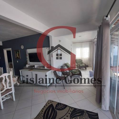 CASA COM PISCINA PRAIA DE ZIMBROS