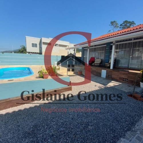 CASA COM PISCINA PRAIA DE ZIMBROS