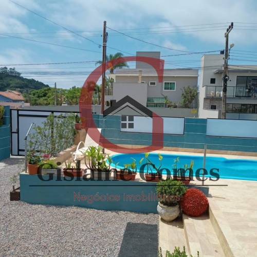 CASA COM PISCINA PRAIA DE ZIMBROS