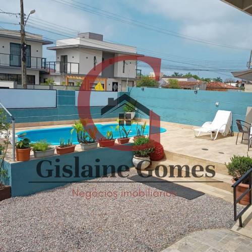 CASA COM PISCINA PRAIA DE ZIMBROS