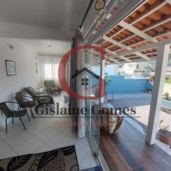 CASA COM PISCINA PRAIA DE ZIMBROS