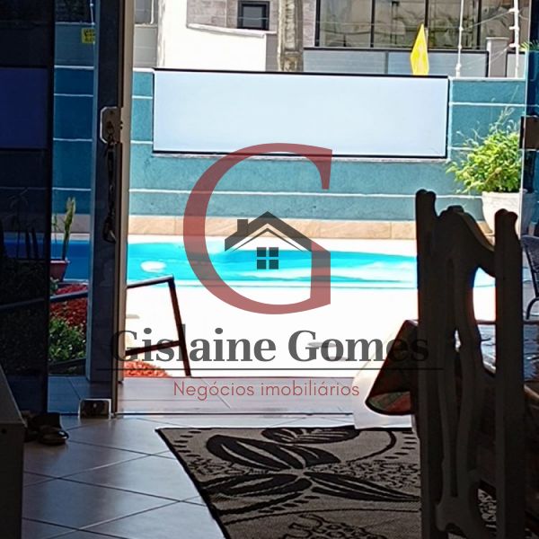 CASA COM PISCINA PRAIA DE ZIMBROS