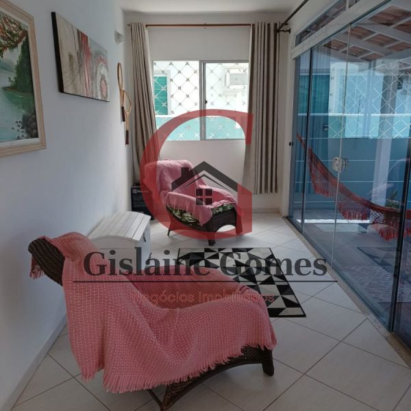 CASA COM PISCINA PRAIA DE ZIMBROS