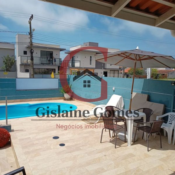 CASA COM PISCINA PRAIA DE ZIMBROS