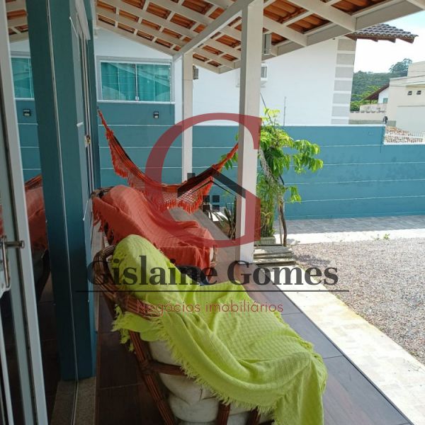 CASA COM PISCINA PRAIA DE ZIMBROS