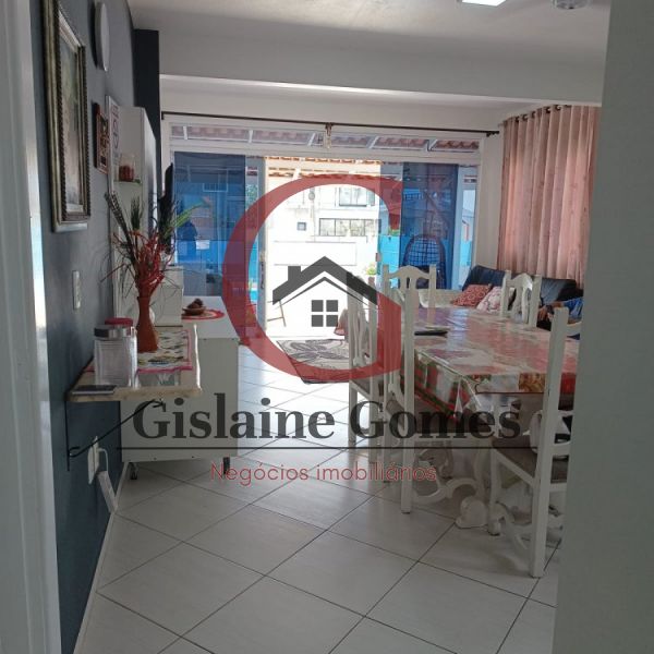 CASA COM PISCINA PRAIA DE ZIMBROS