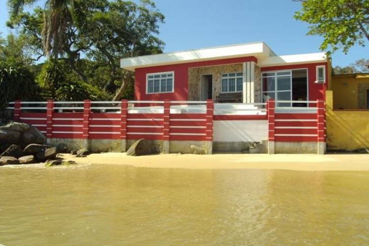 Casa beira mar em Morrinhos Casa beira mar em Morrinhos